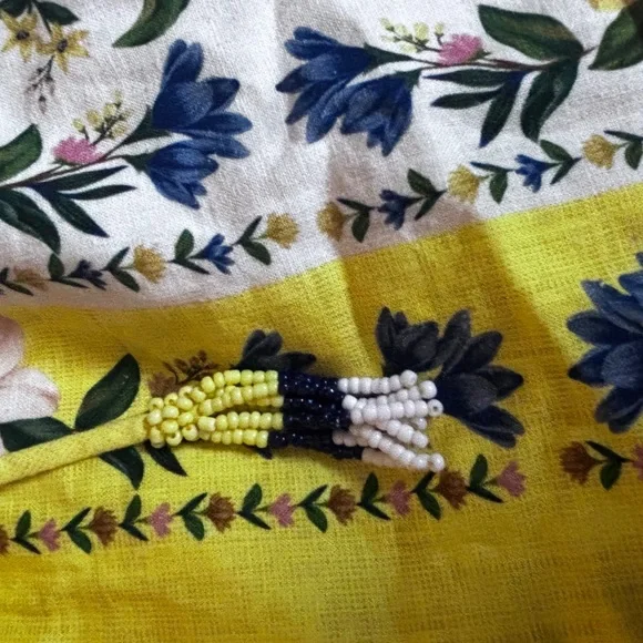 Anthropologie x Farm Rio Linen Blend Sunflower Shorts size: small - Picture 5 of 6